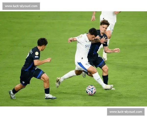 布努神扑 + 温情拥抱!皇马 1-1 利雅得新月,世俱杯见证传奇瞬间 布努神扑 + 温情拥抱!皇马 1-1 利雅得新月,世俱杯见证传奇瞬间