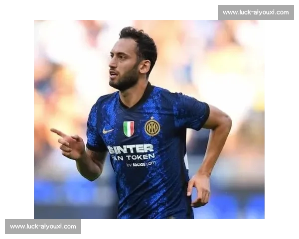 恰尔汗奥卢亲赴国米谈判!加拉塔萨雷求购中场核心,转会费分歧达 2500 万 恰尔汗奥卢亲赴国米谈判!加拉塔萨雷求购中场核心,转会费分歧达 2500 万