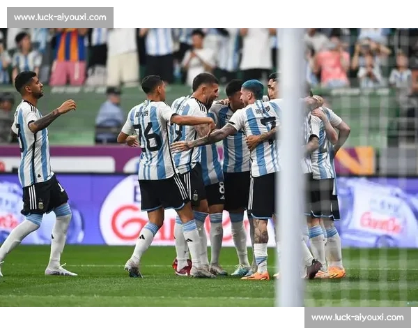 梅西读秒吊射击中横梁 詹俊盛赞:这就是超能力! 梅西读秒吊射击中横梁 詹俊盛赞:这就是超能力!