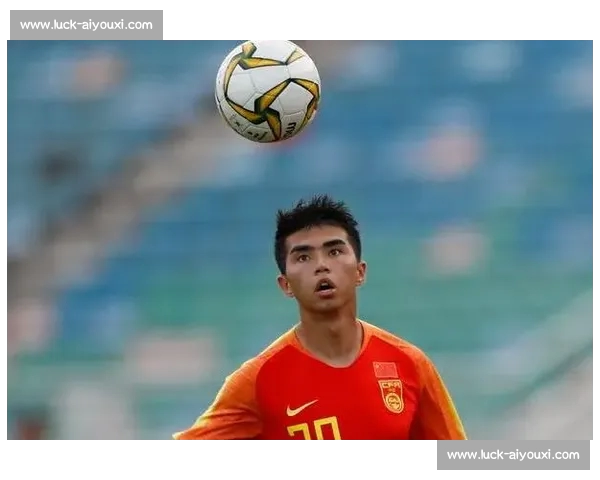 留洋小将刘锦程西海岸试训获好评，中场新星崭露头角