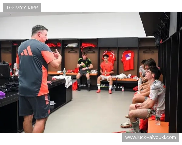 武汉三镇双星闪耀！何锦程接棒张家鸣入选拜仁世界队